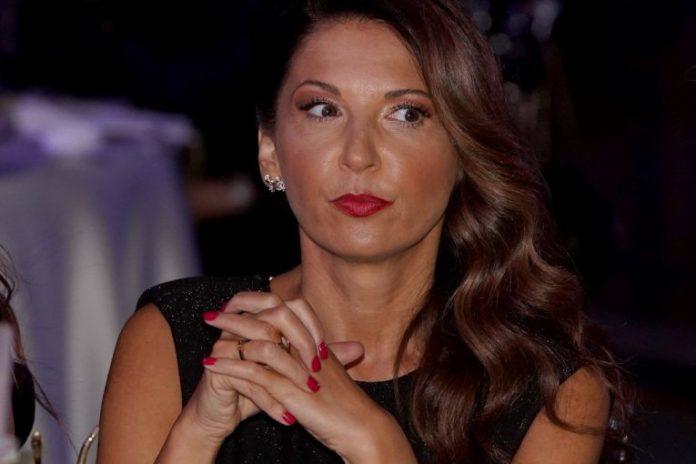 voditeljku-pinka-zatrpali-porukama-zbog-fotografija-iz-dohe:-ona-se-hitno-oglasila,-ovome-mora-da-stane-na-put!