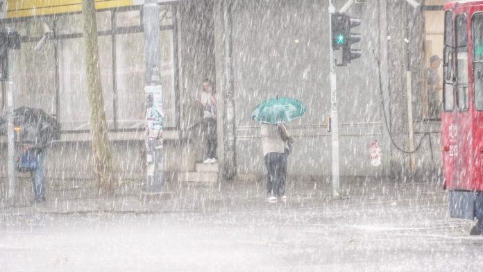 (mape)-ovde-ce-da-lije-kao-iz-kabla,-upaljen-alarm-za-kratko-vreme-pasce-puno-kise-u-delu-srbije,-ali-ima-i-jedna-dobra-vest!