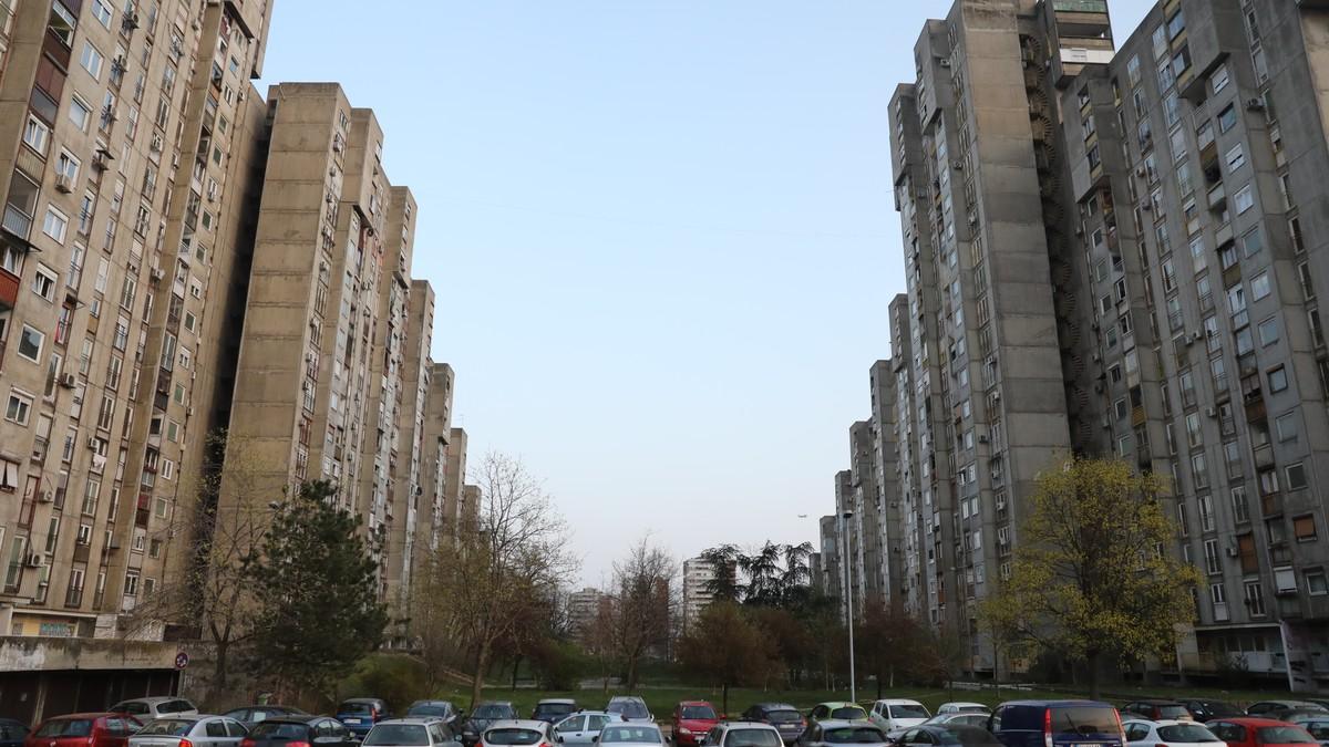 “neko-mi-je-udario-auto-na-parkingu-sinoc”:-beogradanka-kljucala-od-besa,-a-onda-je-kod-brisaca-primetila-papiric-–-ubrzo-je-usledilo-nesto-neocekivano “neko-mi-je-udario-auto-na-parkingu-sinoc”:-beogradanka-kljucala-od-besa,-a-onda-je-kod-brisaca-primetila-papiric-–-ubrzo-je-usledilo-nesto-neocekivano