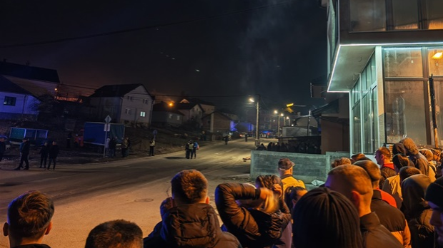 Аутомобил-налетео-на-пешаке-у-Сјеници-–-погинуле-мајка-и-ћерка,-син-тешко-повређен Аутомобил-налетео-на-пешаке-у-Сјеници-–-погинуле-мајка-и-ћерка,-син-тешко-повређен