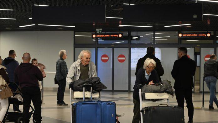 gradani-evakuisani-iz-izraela-stigli-u-beograd-avion-er-srbije-sleteo-na-aerodrom-“nikola-tesla”