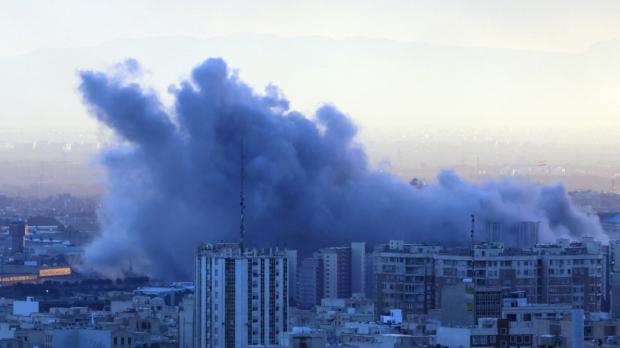 Нови-талас-напада-ИДФ-а-у-Бејруту,-експлозија-у-Техерану;-ИРГЦ:-Имамо-потпуну-контролу-над-Ормуским-мореузом Нови-талас-напада-ИДФ-а-у-Бејруту,-експлозија-у-Техерану;-ИРГЦ:-Имамо-потпуну-контролу-над-Ормуским-мореузом