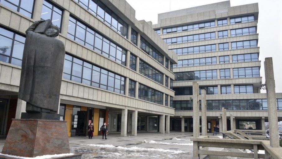 tuzilastvo-hitno-reagovalo:-nalozilo-policiji-da-utvrdi-ko-je-osoba-koja-je-pretila-vucicu tuzilastvo-hitno-reagovalo:-nalozilo-policiji-da-utvrdi-ko-je-osoba-koja-je-pretila-vucicu