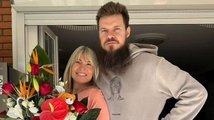 veliko-slavlje-u-porodicnom-domu-sase-popovica-suzanin-sin-puca-od-srece-zbog-rodenja-cerke:-“osecaj-je-odlican”,-folker-dosao-prvi-na-slavlje