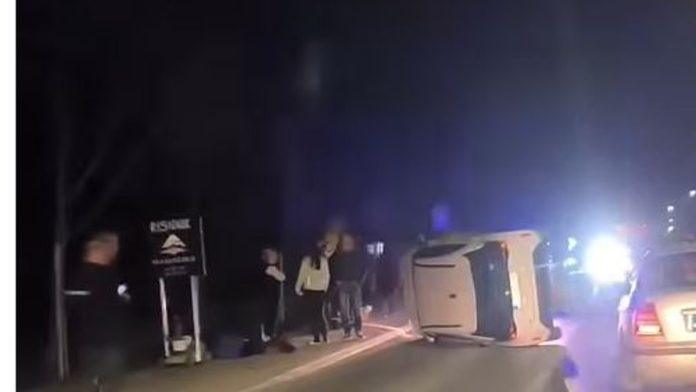 (video)-automobil-prevrnut-nasred-ulice-teska-nesreca-u-cacku:-policija-na-terenu,-vozaci,-oprez!