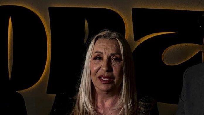 “nacula-sam-da-je-zorica-brunclik-operisana”-vesna-zmijanac-o-zdravstvenom-stanju-koleginice:-“mnogo-mi-je-zao”