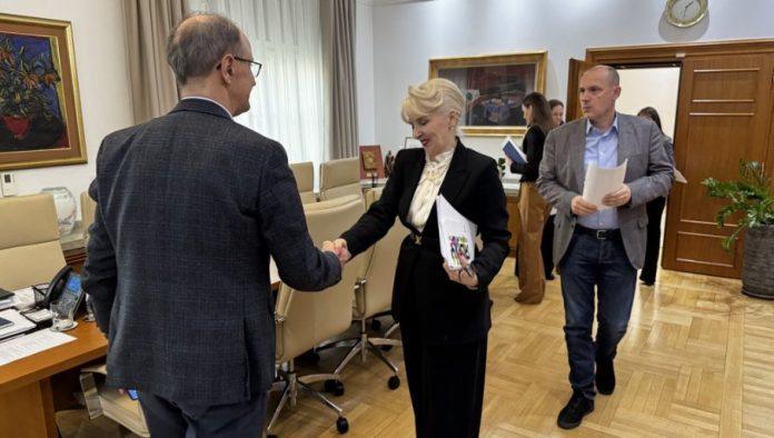 macut-sa-loncarom-i-lazarevic:-trziste-lekova-uredno-snabdeveno,-lekovi-na-recept-medu-najjeftinijima