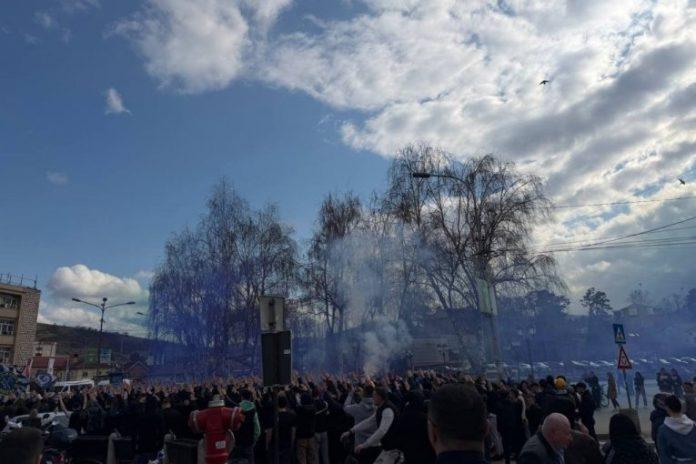 jezive-scene:-poslusajte-sta-pevaju-navijaci-novog-pazara-pred-mec-sa-zvezdom-–-sramota!-(video)