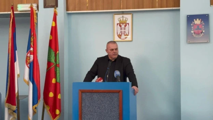 odrzana-sednica-skupstine-grada-jagodina,-dalibor-markovic-se-na-pocetku-obratio-vucicu-i-dacicu