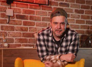 “U BOLNICU ODEM KAD IMAM CRNE MISLI, NE MOGU DA IMAM DECU ZBOG BOLESTI” Bojan otkrio da odavno ne nastupa, a ovo mu je izvor zarade: “Samo me majka voli” (VIDEO) “u-bolnicu-odem-kad-imam-crne-misli,-ne-mogu-da-imam-decu-zbog-bolesti”-bojan-otkrio-da-odavno-ne-nastupa,-a-ovo-mu-je-izvor-zarade:-“samo-me-majka-voli”-(video)