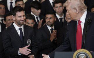 Palo rukovanje – Tramp ugostio Mesija u Beloj kući (FOTO/VIDEO) palo-rukovanje-–-tramp-ugostio-mesija-u-beloj-kuci-(foto/video)