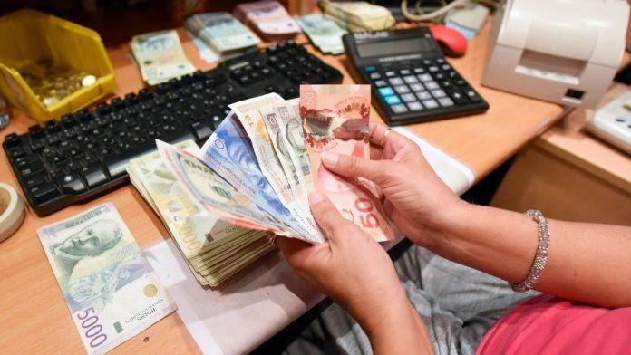 dinar,-evro-i-dolar:-zvanicni-kurs-srbije-sa-blagim-promenama,-ovo-su-najnovije-brojke