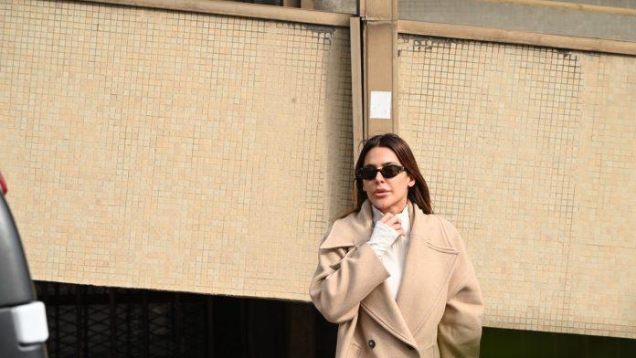 pevacicu-smo-nedavno-uslikali-ispred-klinickog-centra,-a-sad-objavila-kako-lezi-u-bolnickom-krevetu-zabrinula-sve-objavom:-“da-li-neko-zna-kad-ovo-prolazi?”