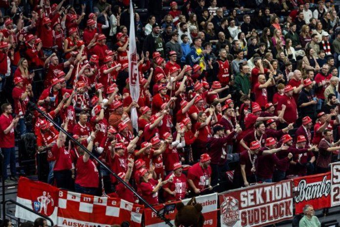 sportissimo-u-minhenu:-dok-bajern-gostuje-zvezdi,-pogledajte-sta-rade-navijaci-u-bavarskoj-(video)