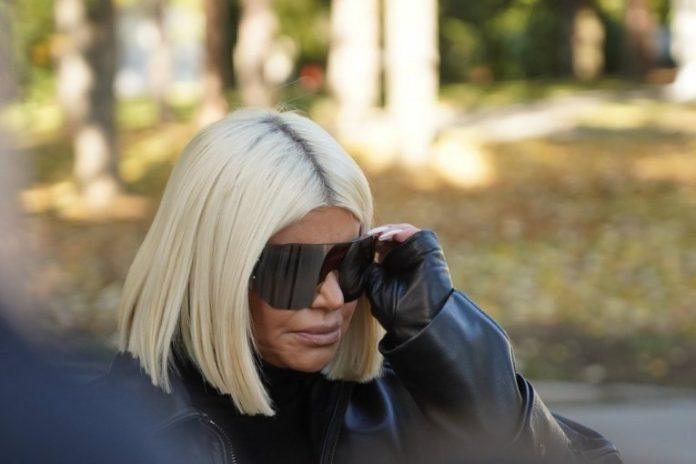 dara-bubamara-pokazala-cetvrt-veka-mladeg-decka:-pljuste-vreli-poljupci-u-budimpesti!-(galerija)