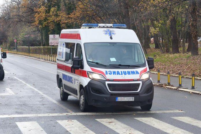 tri-osobe-povredene-u-dve-saobracajke:-hitna-pomoc-intervenisala-100-puta