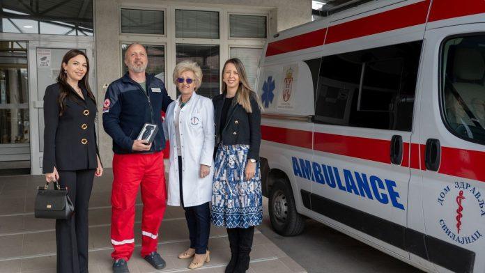 zdravstveni-karavan-fondacije-mozzart-krenuo-iz-svilajnca:-hitnoj-pomoci-doniran-portabilni-ultrazvucni-aparat