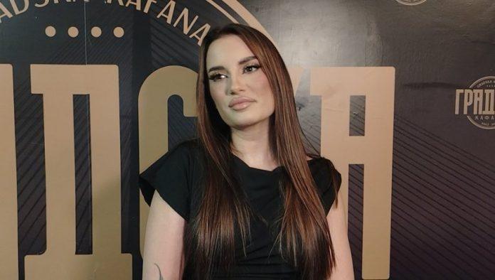 skrece-se-paznja-na-ljudi-koji-su-zahvaceni-ratom:-barbara-bobak-o-novoj-pesmi,-lepom-izgledu,-problemima-na-bliskom-istoku-(foto)