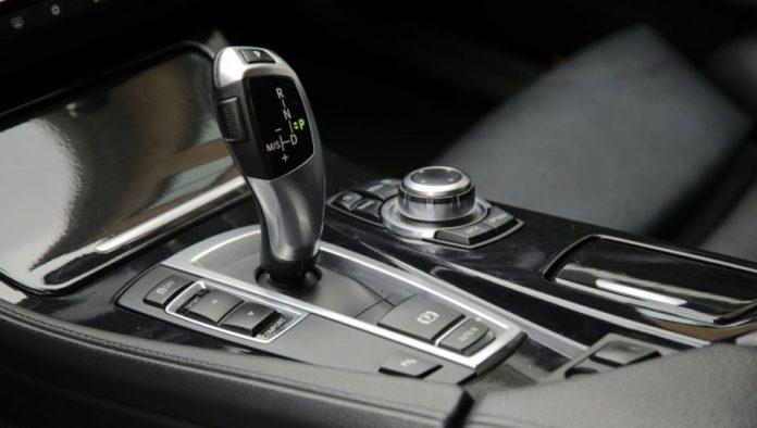 vozite-automatik?-evo-sta-znaci-b-na-menjacu-i-kada-treba-da-ga-koristite