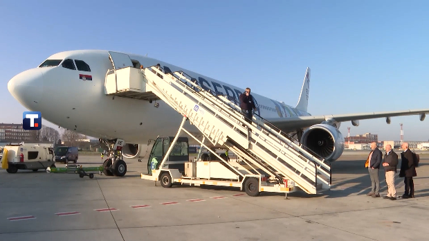 Авион-“Ер-Србије”-слетео-у-Дубаи,-у-Београд-стигао-боинг-компаније-“Флајдубаи“