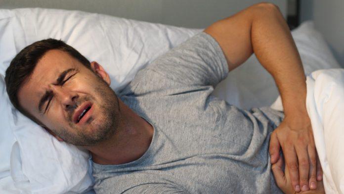 budenje-sa-gasovima:-7-razloga-zbog-kojih-creva-sapucu-ujutru-i-kako-ih-smiriti