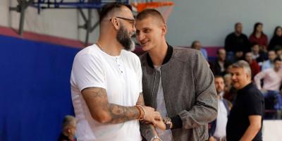 urnebesna-anegdota-nikole-jokica:-duzan-sam-mu-i-necu-mu-vratiti-pare! urnebesna-anegdota-nikole-jokica:-duzan-sam-mu-i-necu-mu-vratiti-pare!