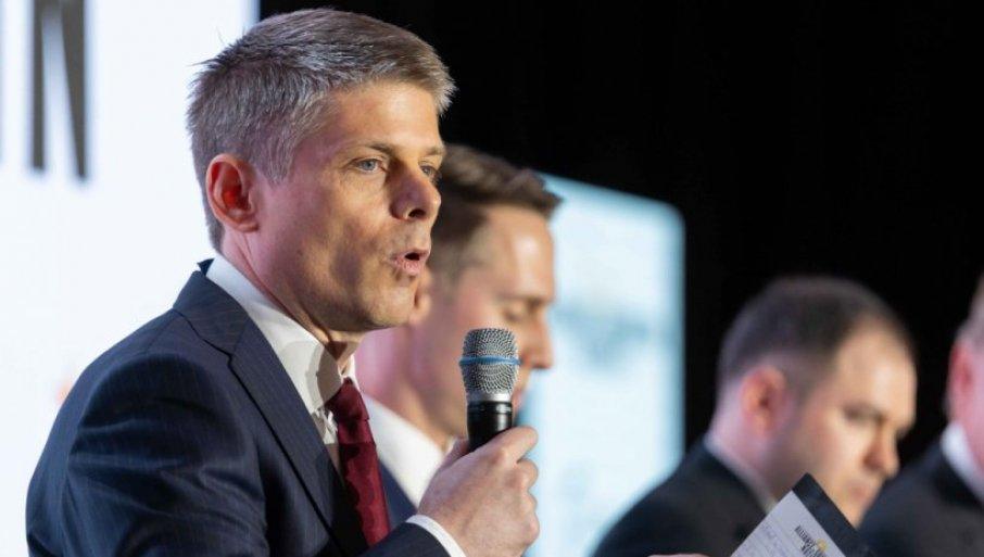 gujon-u-kongresu-sad:-glas-srbije-i-srba-sa-kim-mora-da-se-cuje-tamo-gde-se-donose-odluke gujon-u-kongresu-sad:-glas-srbije-i-srba-sa-kim-mora-da-se-cuje-tamo-gde-se-donose-odluke