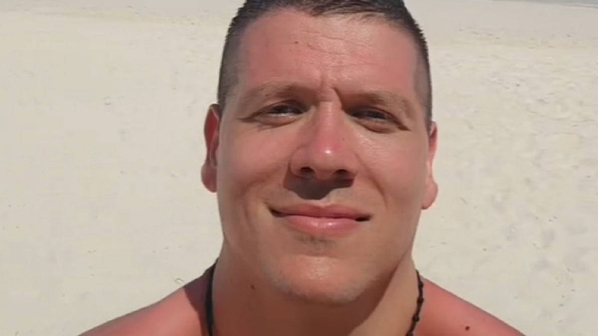 “dolazimo-u-miru”-sloba-radanovic-snima-decu-na-plazi,-pa-ajkule-u-okeanu:-prizori-sa-putovanja-pokrenuli-lavinu-komentara-(foto) “dolazimo-u-miru”-sloba-radanovic-snima-decu-na-plazi,-pa-ajkule-u-okeanu:-prizori-sa-putovanja-pokrenuli-lavinu-komentara-(foto)