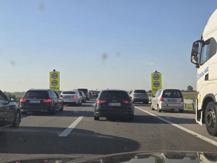 sjajan-dan-za-voznju!-amss:-pojacan-saobracaj,-kamioni-na-batrovcima-cekaju-tri-sata