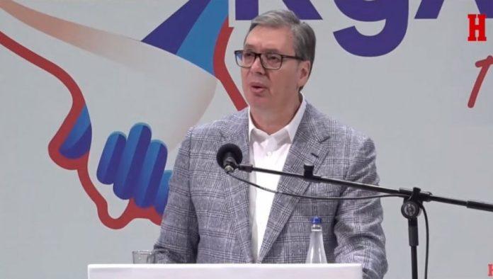 “nista-ne-pada-s-neba”-vucic:-jedino-sto-znaju-je-“mi-time-smenjujemo-vucica”-i-to-je-to-–-vi-mrzite,-a-mi-cemo-da-uradimo-skolu-(foto/video)