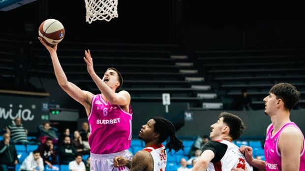 Мега-сигурна-против-Студентског-центра,-дабл-дабл-Марковића