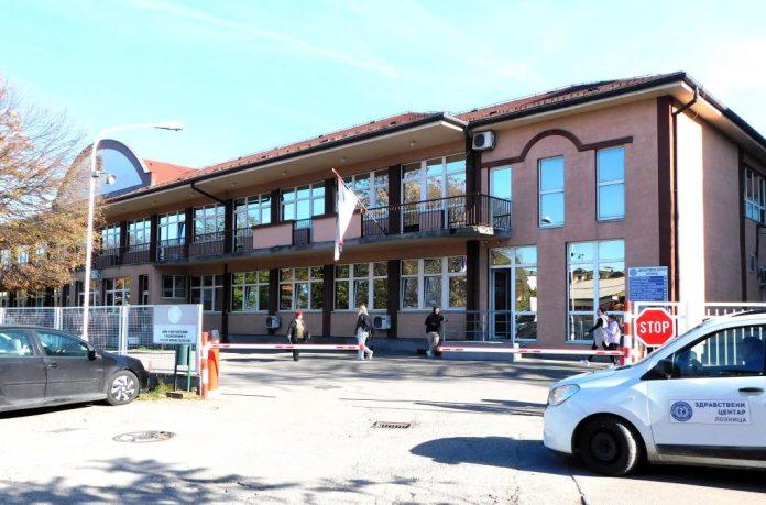 klompe-za-loznicke-kolege-akcija-komore-medicinskih-sestara-i-tehnicara-srbije-(foto)