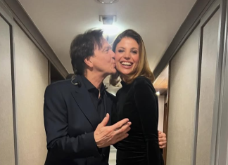 ZDRAVKO ČOLIĆ U DRUŠTVU 25 GODINA MLAĐE LEPOTICE Pevač je ljubi, ona ne skida osmeh sa lica: “On je jedan i jedini” zdravko-colic-u-drustvu-25-godina-mlade-lepotice-pevac-je-ljubi,-ona-ne-skida-osmeh-sa-lica:-“on-je-jedan-i-jedini”