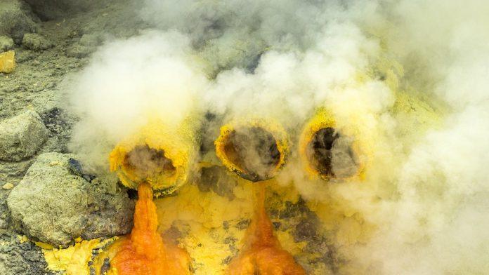 novi-sok-za-industriju:-rat-u-iranu-ne-preti-samo-nafti,-vec-i-“srcu”-elektricnih-automobila-–-evo-zasto-je-sumporna-kiselina-postala-kljucni-problem