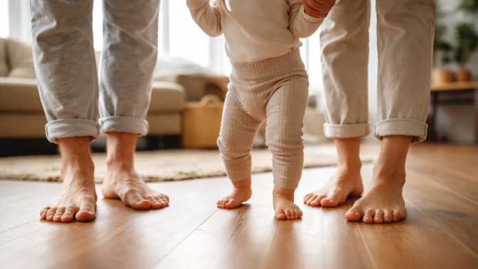 zakon-“roditelj-negovatelj”:-poznato-koliko-ce-iznositi-mesecna-plata-i-doprinosi-–-drzava-po-osobi-izdvaja-100.000-dinara