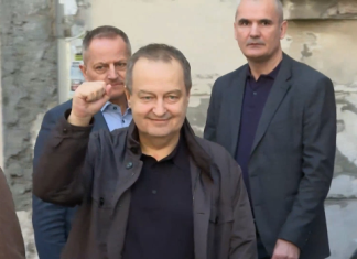 Ивица Дачић изашао из болнице Ивица-Дачић-изашао-из-болнице