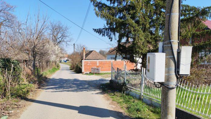 prve-slike-sa-mesta-“gepekovanja”-decaka-(14)!-dvojica-ga-ugurala-u-auto,-vozili-po-obrenovcu-i-tukli:-napadu-prethodila-jedna-recenica