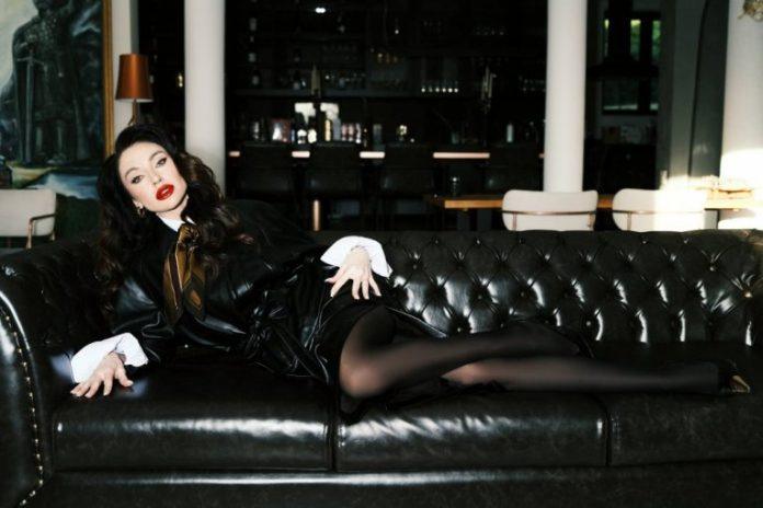 sok-bomba-katarine-zivkovic!-sta-joj-se-desilo?-pevacica-zapalila-mreze-ovim-potezom!-(foto)