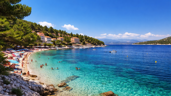 “lovite-je,-inace-se-mozete-pozdraviti-s-turistima”-otrovna-riba-snimljena-u-jadranu:-siri-se-brze-nego-ikada-i-unistava-sve-pred-sobom