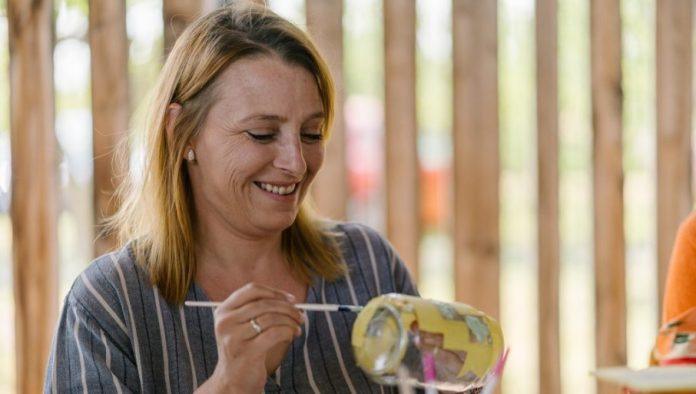 pokrenut-novi-ciklus-podrske-preduzetnicama-u-ruralnim-podrucjima:-za-zene-na-selu-najmanje-300.000-dinara