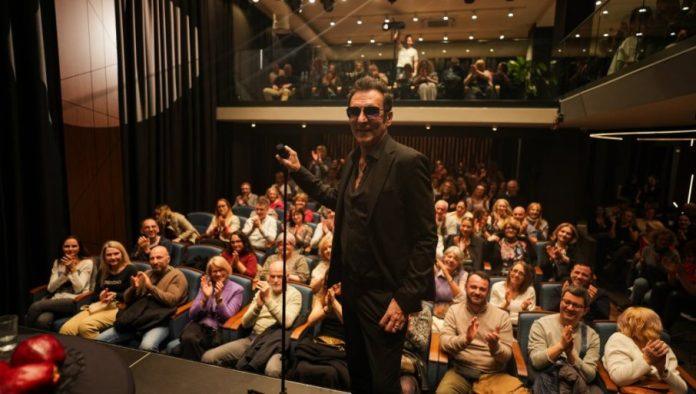 sarajevski-sarm-na-dorcolu:-branko-duric-duro-ozbiljno-nasmejao-publiku-u-fondaciji-mozzart