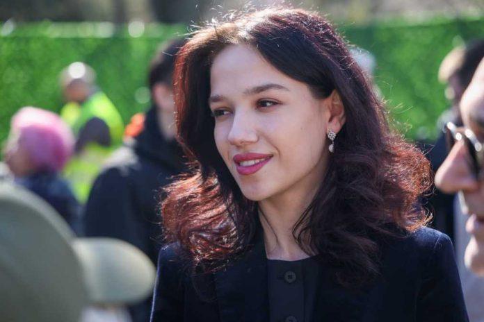 unuka-slobodana-milosevica-za-kurir-otkriva-zasto-ne-moze-da-zivi-u-srbiji