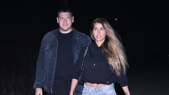 sloba-i-jelena-radanovic-stigli-u-brestac-dosli-da-pruze-podrsku-darku-lazicu-u-najtezim-trenucima-(video)