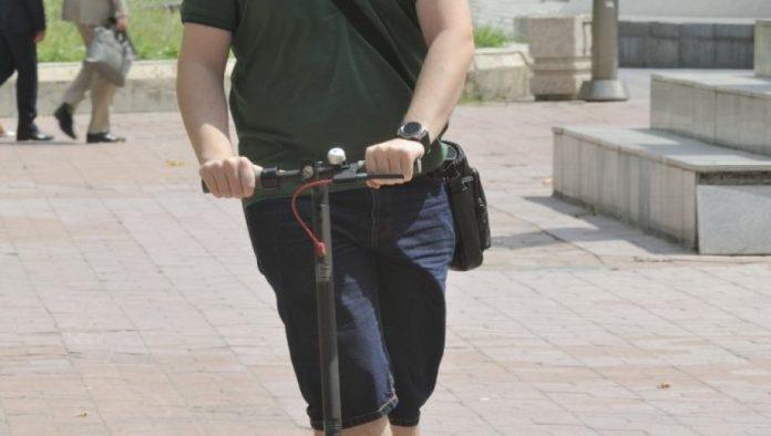 pravila-za-elektricne-trotinete-koja-malo-ko-zna:-strucnjaci-poseban-apel-uputili-roiteljima