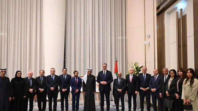(foto)-“ostajemo-uz-nase-prijatelje-bez-obzira-na-izazove-i-nedace”-vucic-prisustvovao-iftar-veceri-na-poziv-ambasade-uae:-“ljudi-iskrene-vere-koji-postuju-tradiciju”
