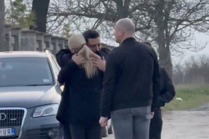 darko-lazic-se-slomio-pred-ildom-saulic!-pevacica-mu-potrcala-u-zagrljaj,-zajedno-jecaju-pred-pustom-kapijom!-(video,-galerija)