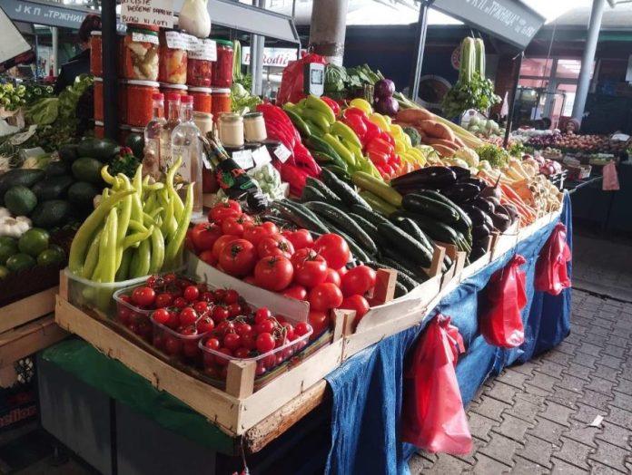 sok-na-beogradskim-pijacama!-tikvice-i-do-700-dinara,-crni-luk-skuplji-nego-u-marketu-–-kupci-u-neverici:-evo-kako-da-ustedite