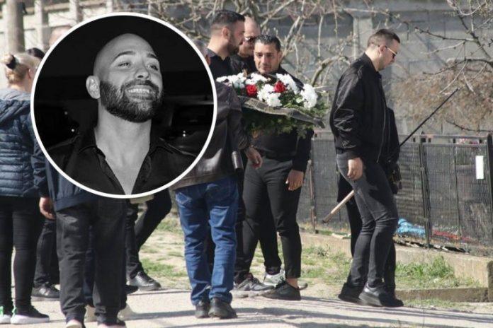 da-srce-pukne-od-tuge!-prijatelji-dragana-lazica-predali-darku-predmet-sa-kojim-ce-biti-sahranjen!-(video)