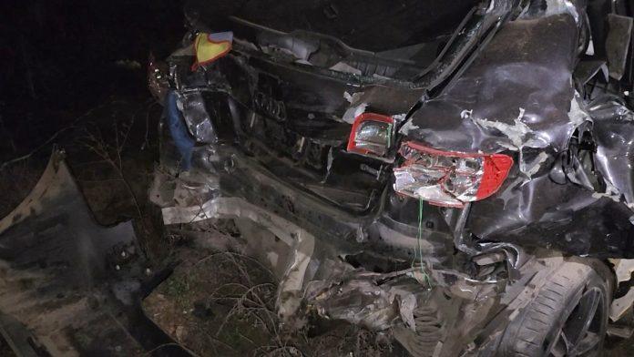 (foto,-video)-prve-slike-stravicne-nesrece-u-novom-pazaru-“audi”-potpuno-smrskan-u-direktnom-sudaru-s-kamionom:-ima-povredenih!