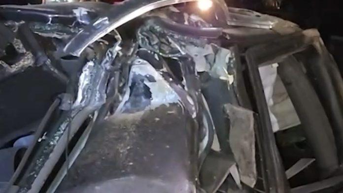 (foto,-video)-audi-zguzvan-kao-limenka,-delovi-razbacani-po-putu-horor-u-novom-pazaru-nakon-direktnog-sudara-sa-kamionom:-vatrogasci-specijalnom-opremom-izvlacili-povredene